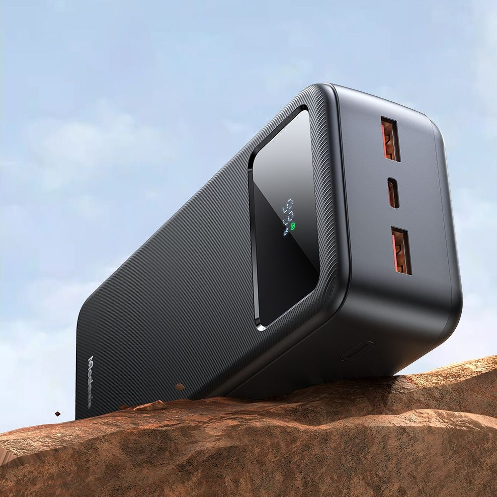 Externer Akku McDodo MC-4240, 30000mAh, 22.5W, QC + PD, 2 x USB-A - 1 x USB-C, Schwarz