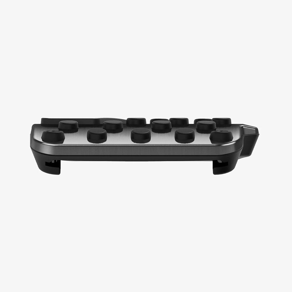 Spigen Stuttgart Auto-Pedalabdeckungen TO200 für Tesla Y / 3 ACP04510
