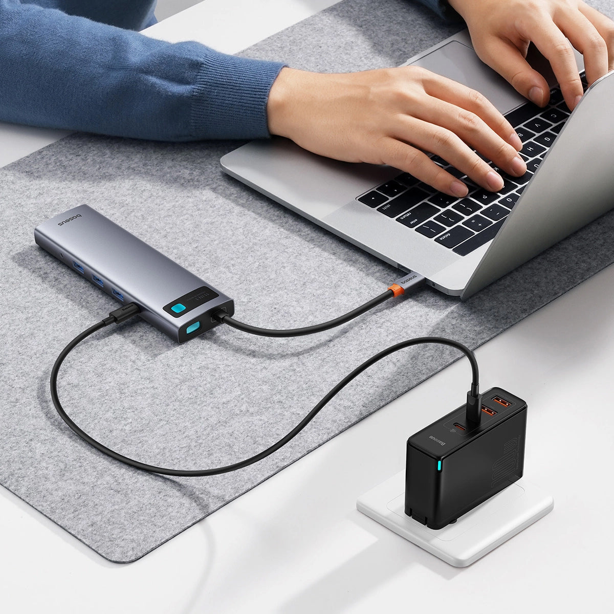 Hub USB-C Baseus Metal Gleam, 3 x USB-A 3.0 - 1 x USB-A - 1 x USB-C - 1 x HDMI - 1 x VGA - 1 x Klinkenstecker 3,5 mm - 1 x RJ45 - 1 x SD - 1 x microSD, Grau