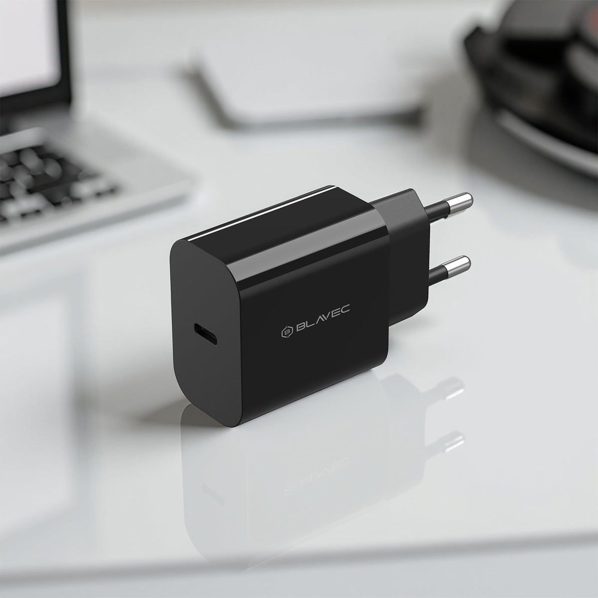 Netzladegerät mit USB-C Kabel Blavec BC-7, 45W, 3A, 1 x USB-C, Schwarz