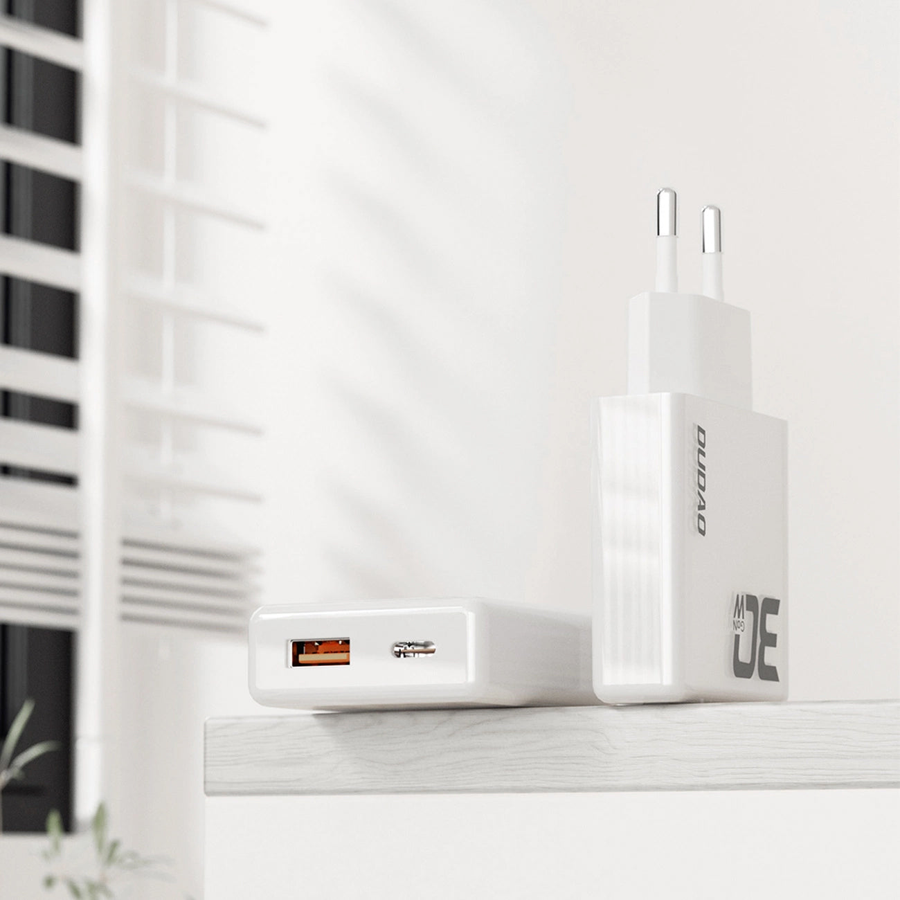 Chargeur réseau Dudao A30EU, 30W, 3A, 1 x USB-A - 1 x USB-C, blanc