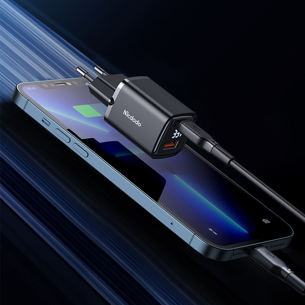 Netzladegerät McDodo CH-1701 Graphite Display, 33W, 3A, 1 x USB-A - 1 x USB-C, Schwarz