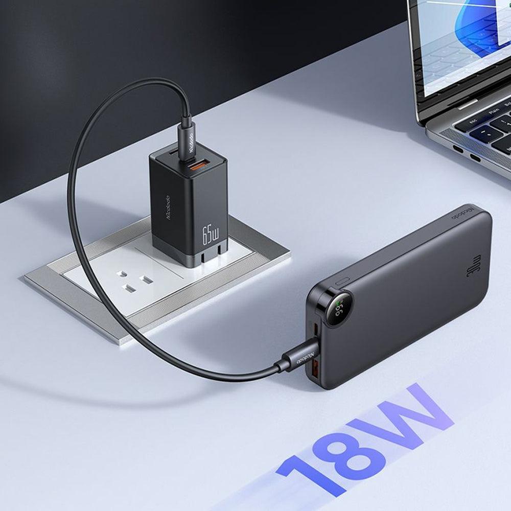 Externer Akku McDodo MC-3850 Display, 10000mAh, 30W, QC + PD, 1 x USB-A - 2 x USB-C, Schwarz