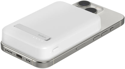 Draadloze Externe Batterij Belkin BoostCharge Pro met Kickstand, 8000mAh, 15W, FQI, 1 x QI - 1 x USB-C, Wit BPD007btWH