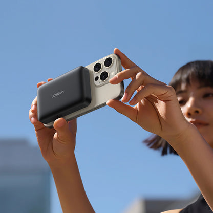 Joyroom JR-W020 Wireless External Battery, 10000mAh, 20W, QC + PD + FQI, 1 x QI - 1 x USB-A - 1 x USB-C, Black