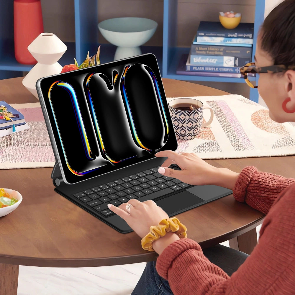 Étui avec clavier pour Apple iPad Pro 13 (2025) / (2024), Tech-Protect, SmartCase Magnétique, Noir
