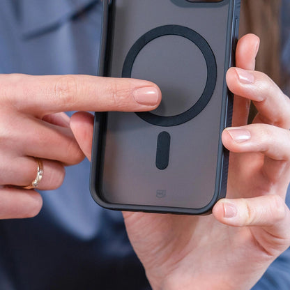 Étui MagSafe pour Apple iPhone 17 Pro Max, 3MK, Smoke MagCase, Noir