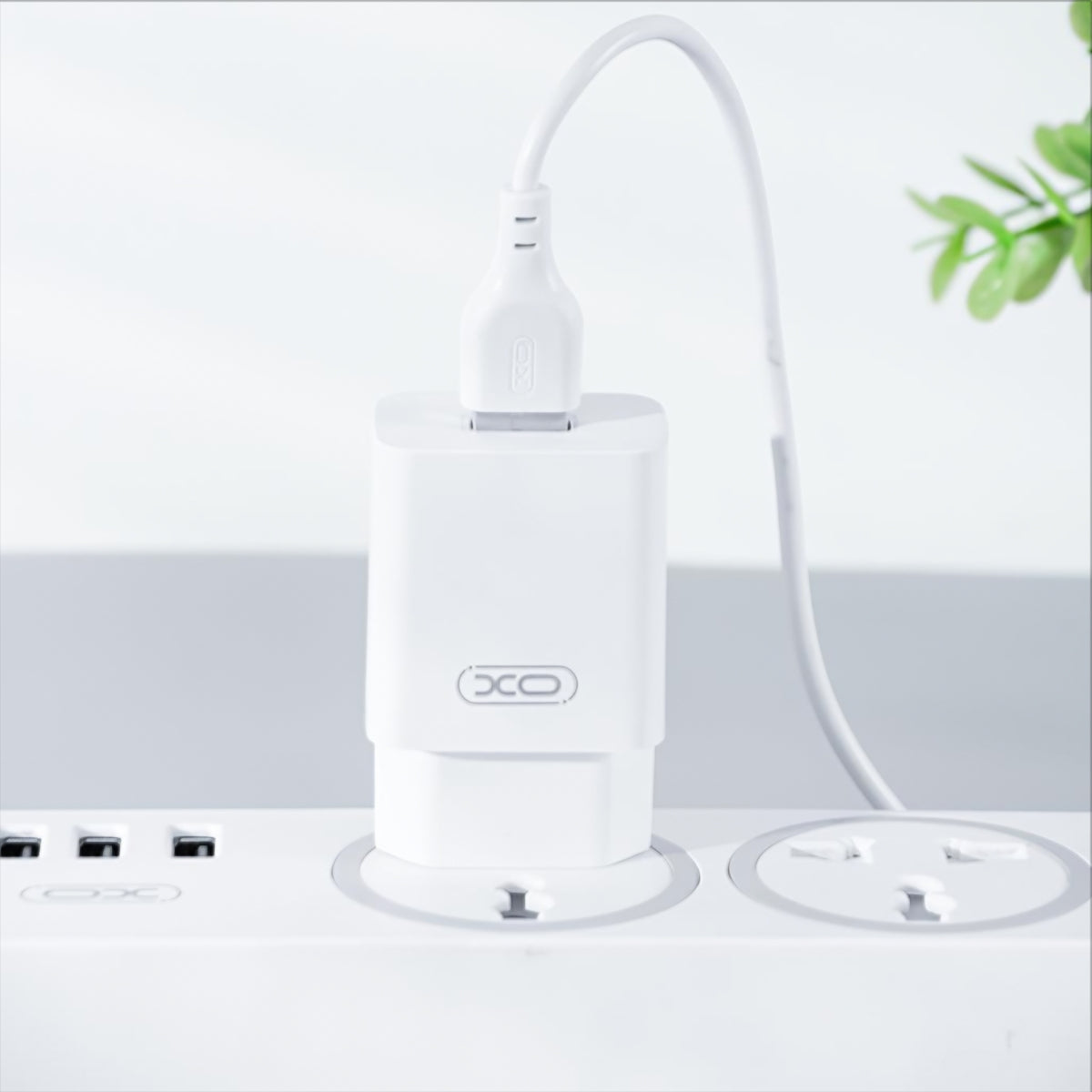 Netzteil mit USB-C-Kabel XO Design L99, 12W, 2,4A, 1 x USB-A, Weiß